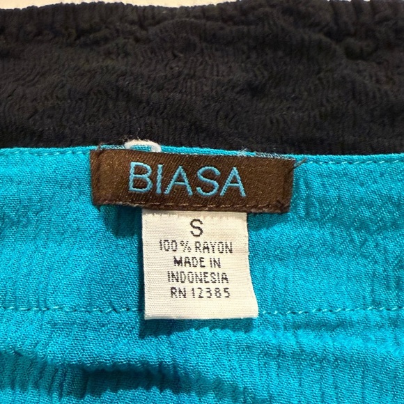 Blue Cut Out Crop Tank Top - Picture 3 of 3